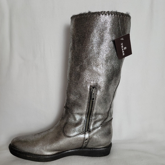 Trask Audra Silver Pewter shiny Shearling lined boots - Picture 8 of 16